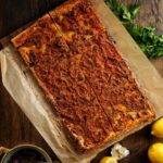 Lahmacun auf Blätterteig