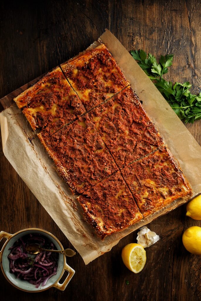 Lahmacun auf Blätterteig