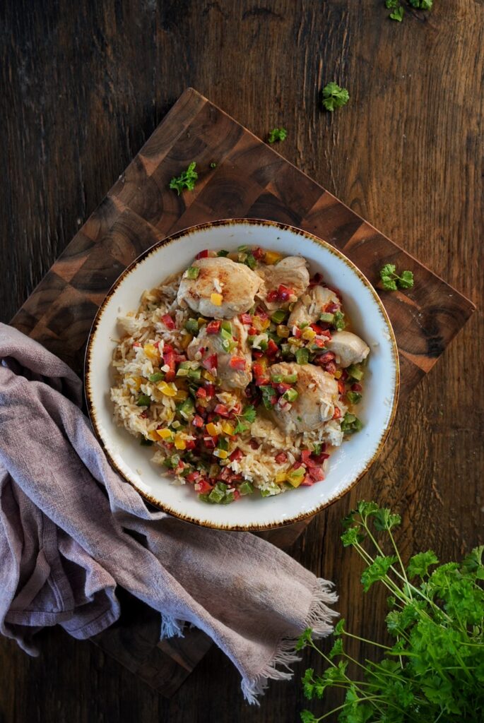 Saftige Hähnchenbrust in cremiger Paprikasauce