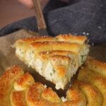 Falscher Börek mit Blätterteig und Hirtenkäsefüllung