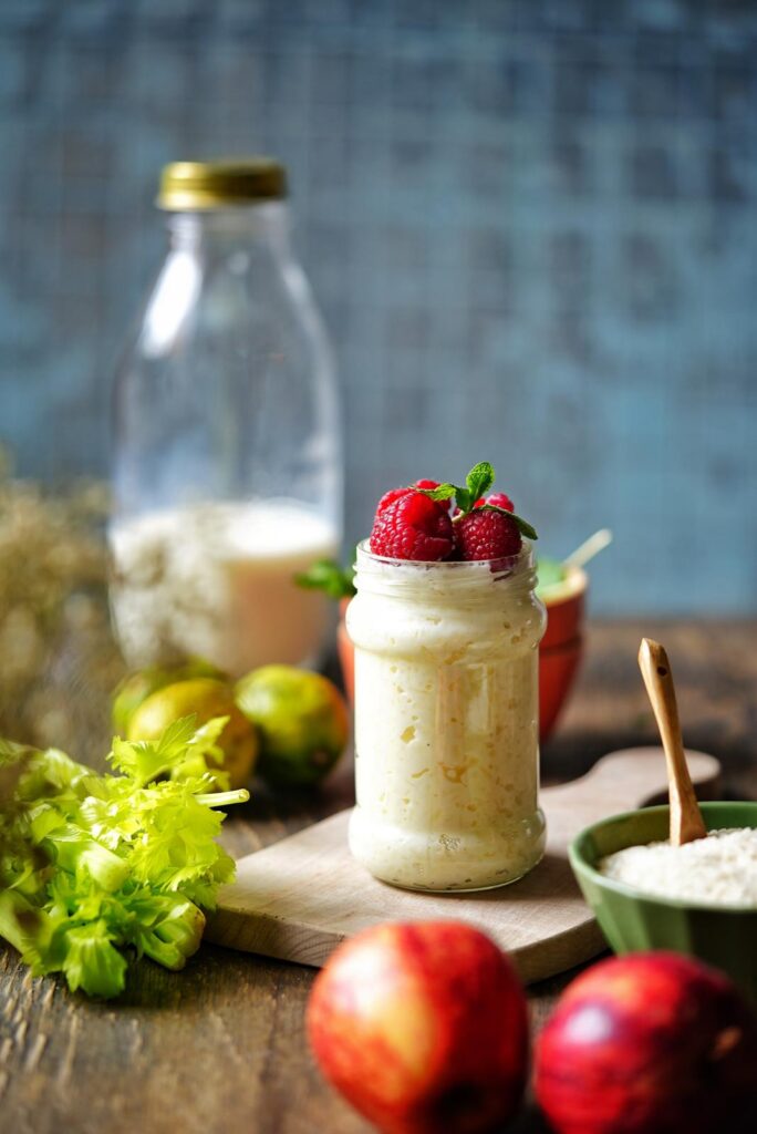 Milchreis mit Zitrusabrieb im Glas