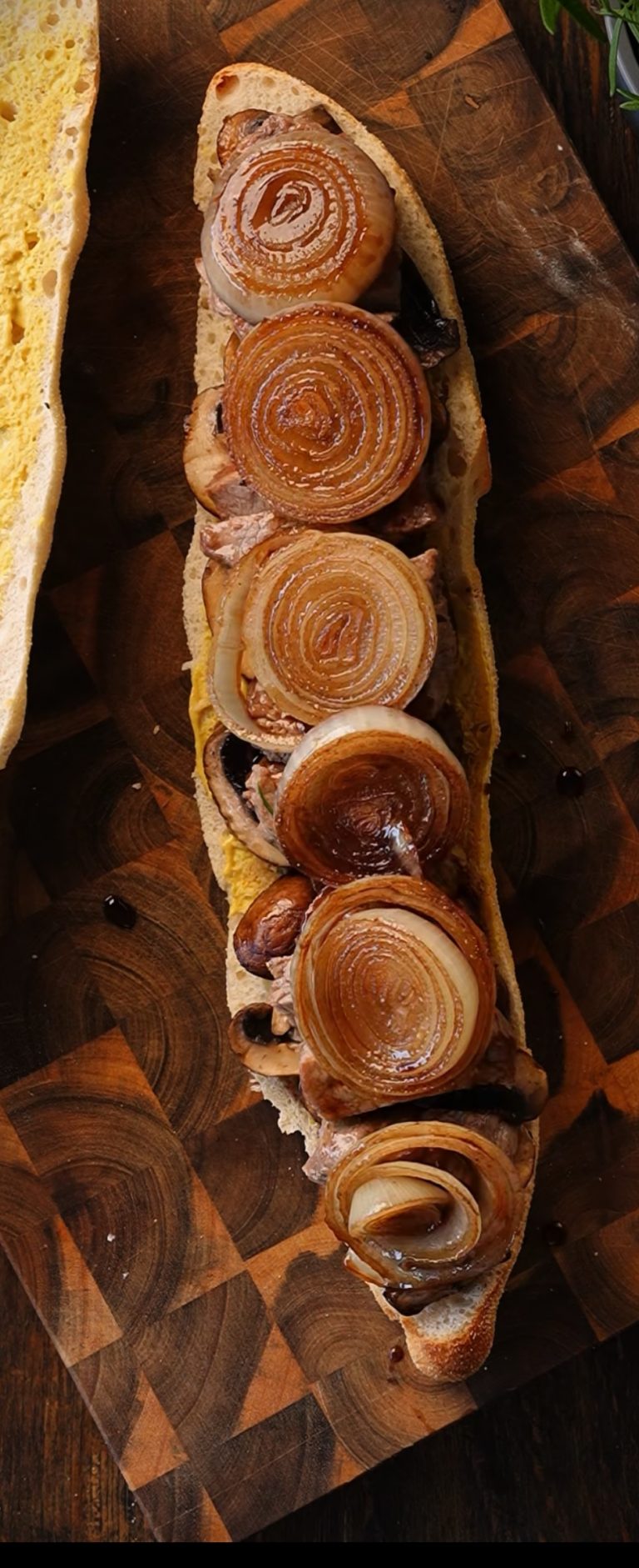 Steak-Sandwich mit Bürgermeisterstück von Château Boeuf Steak-Sandwich mit Bürgermeisterstück von Château Boeuf