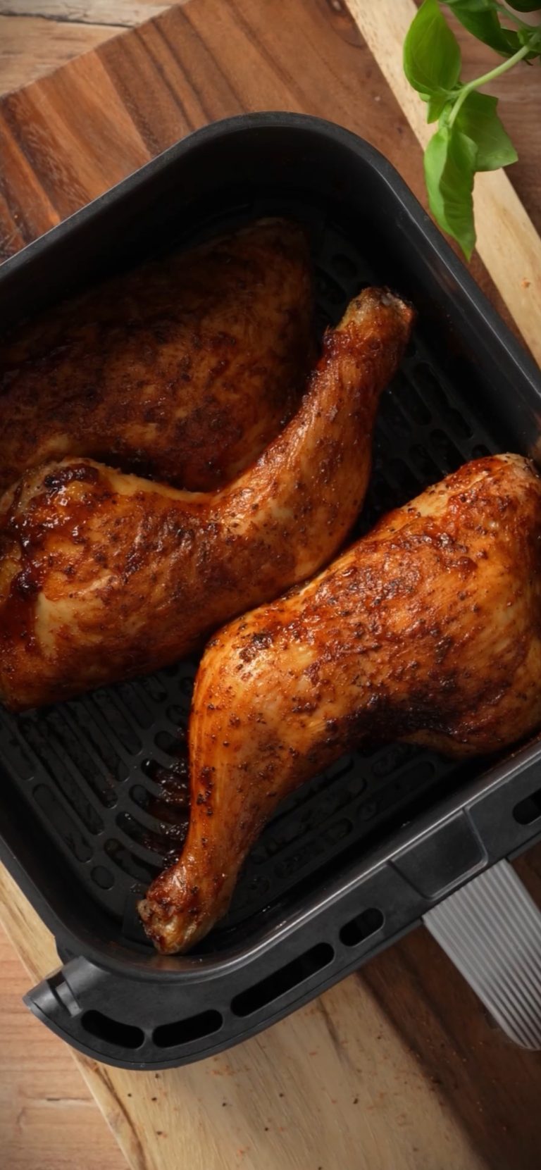 Hähnchenschenkel im Airfryer – saftiges BBQ Chicken mit nur 3 Zutaten BBQ-Hähnchenschenkel aus dem Airfryer